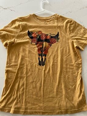 Wrangler Mustard Graphic Tee with Bull Skull & Roses.  Size M